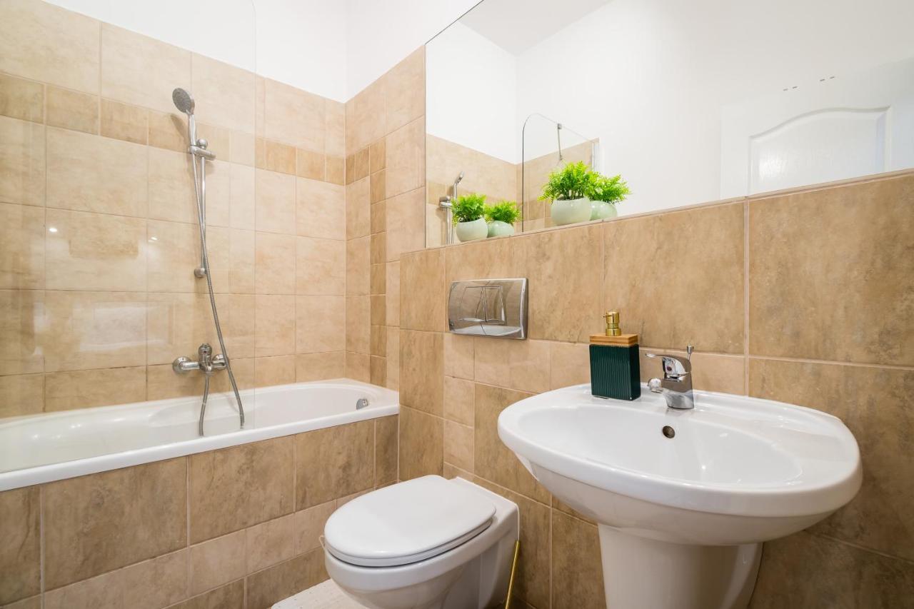 Royal City Apartment 2 Краків Екстер'єр фото